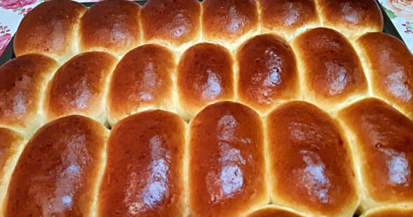 Пухкие пиріжки: секрет недільного частування, що стає смачнішим з кожним днем