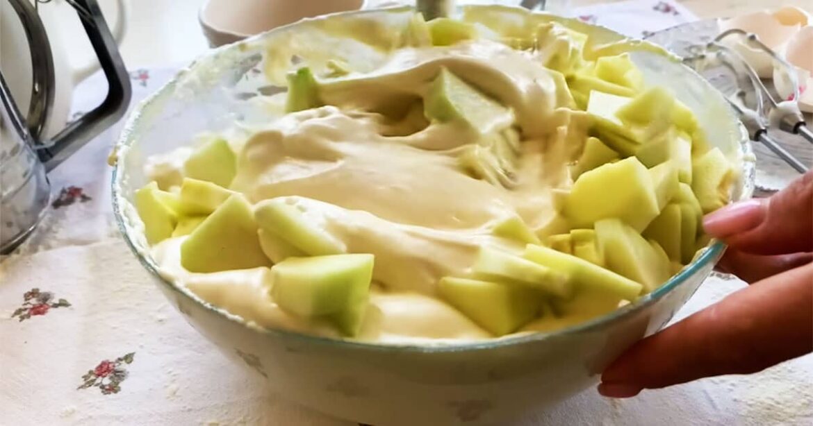 Идеальная шарлотка: простой рецепт любимого пирога, который получается всегда