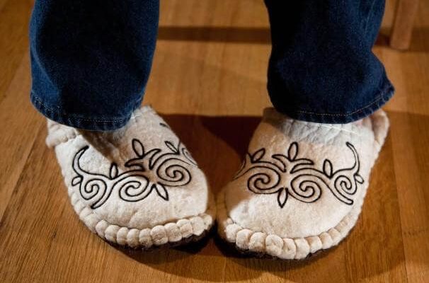 Домашние тапочки: скрытая угроза здоровью, о которой молчат эксперты